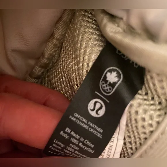 Lululemon Team Canada Olympic light beige/cream belt bag. - Picture 5 of 5